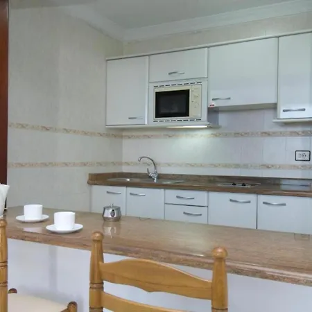 Apartamento De Un Dormitorio Con Vistas Al Mar, Acceso Directo En La Playa Puerto Del Carmen * Puerto del Carmen (Lanzarote)